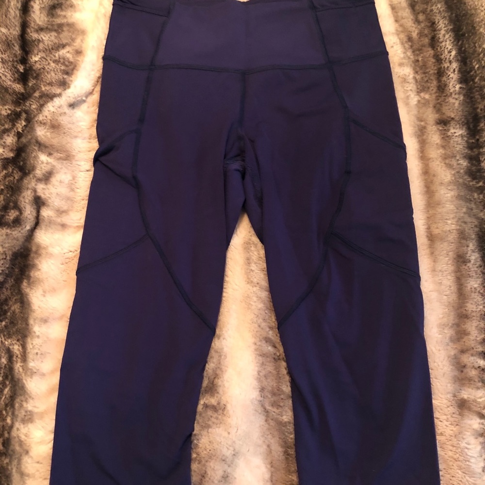 Lululemon High Rise Crop Navy Sz 8
